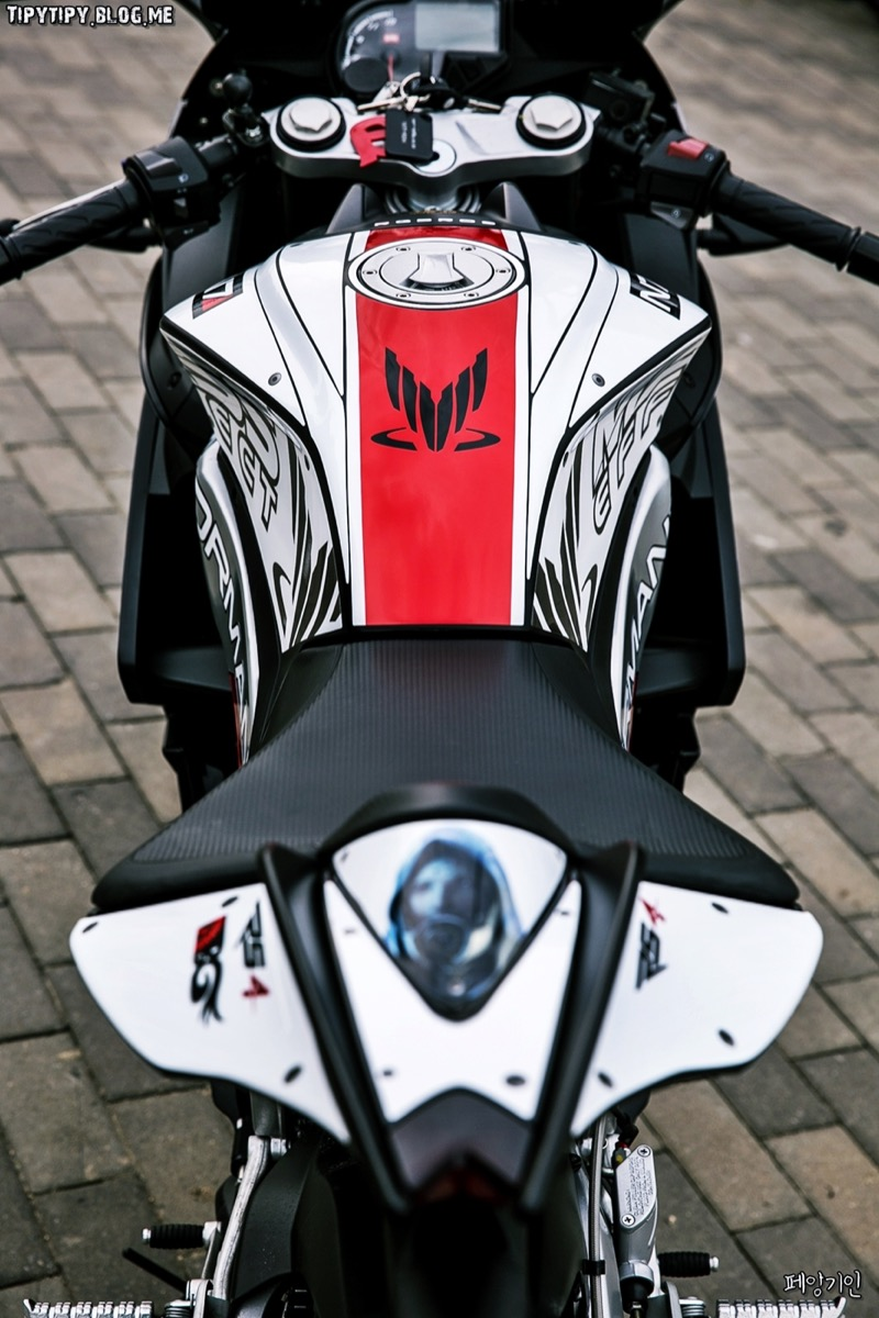 Illustration for article titled Mass Effect Makes for a Cool Custom Motorcycle